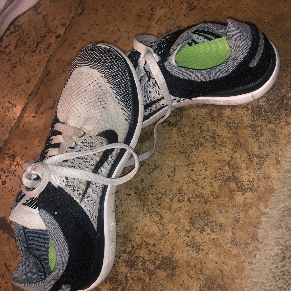 Nike tennis shoes